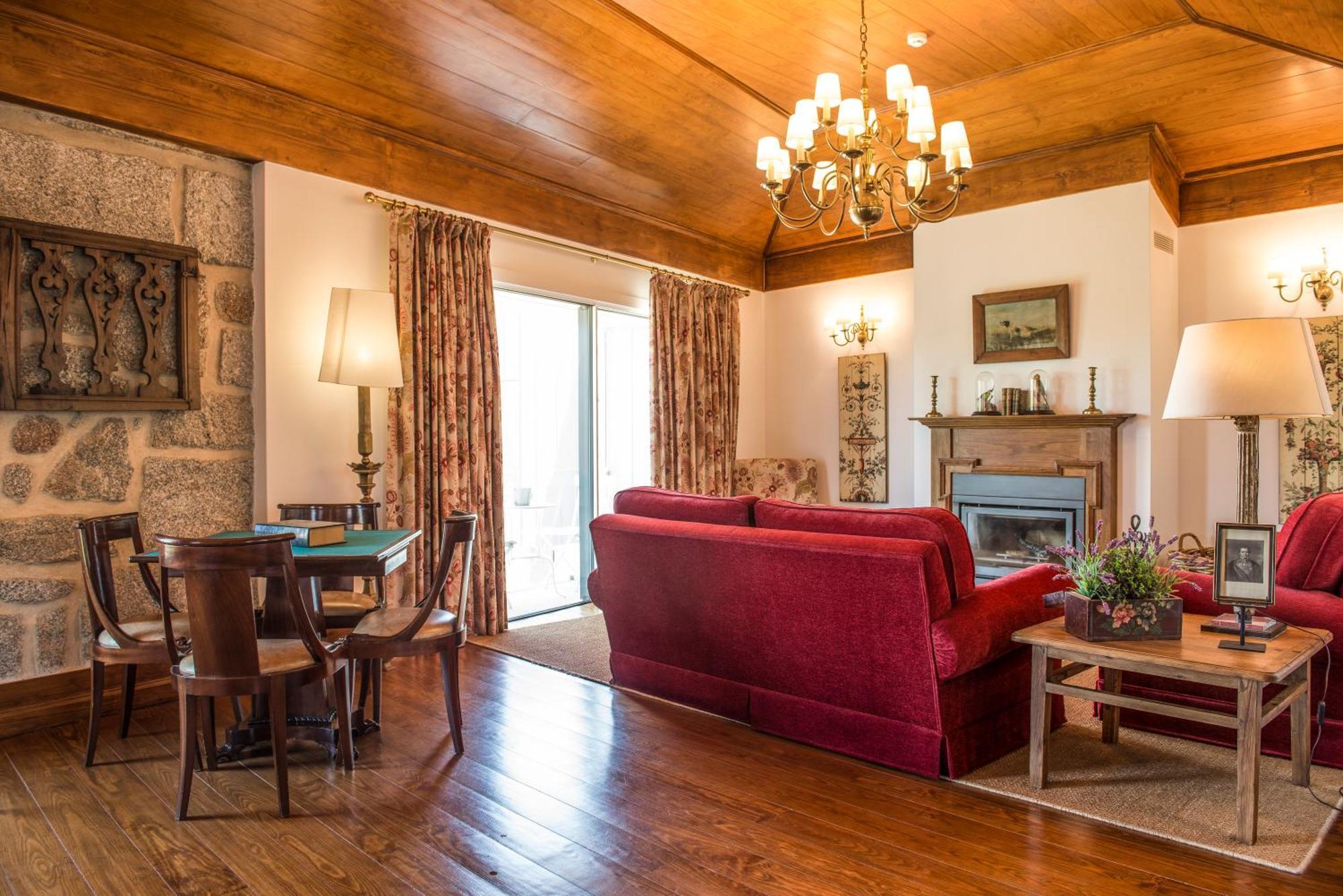 Casas Do Lupo Hotel Нелас Екстериор снимка
